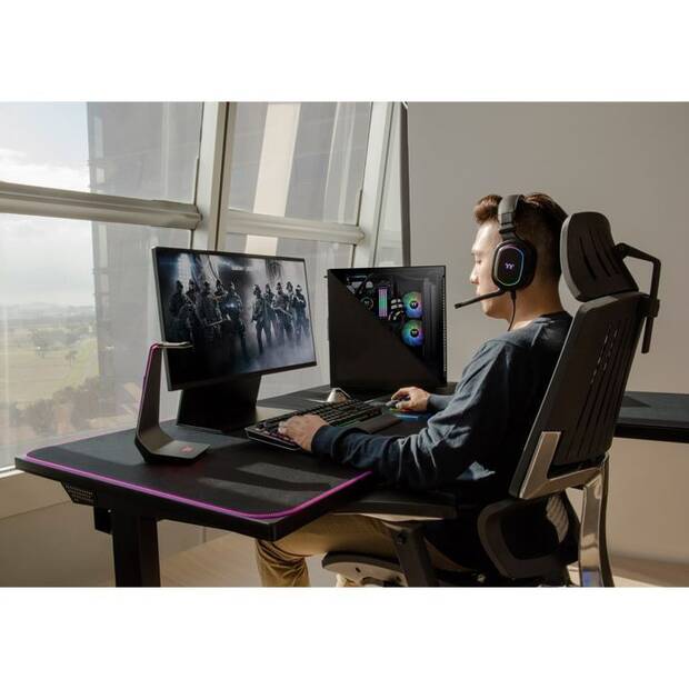 Nueva mesa Thermaltake