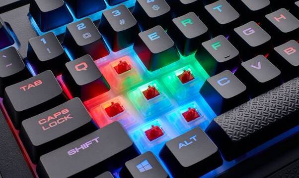 Corsair presenta el teclado mecnico K68 RGB