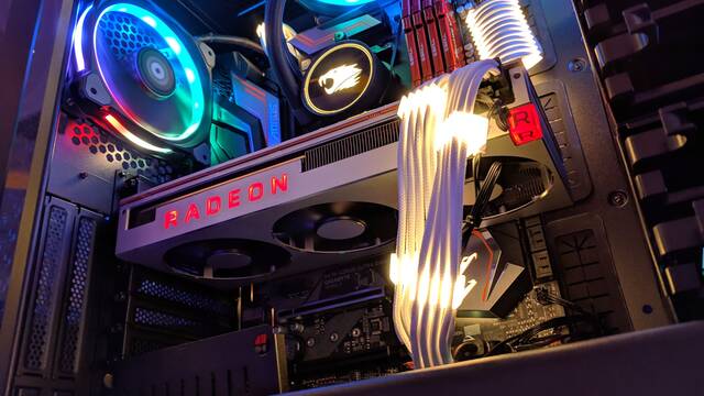 Primer benchmark de la AMD Radeon VII contra la RX Vega 64