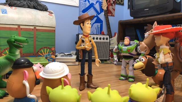 8 aos para recrear Toy Story 3 con juguetes reales, y este es el asombroso resultado