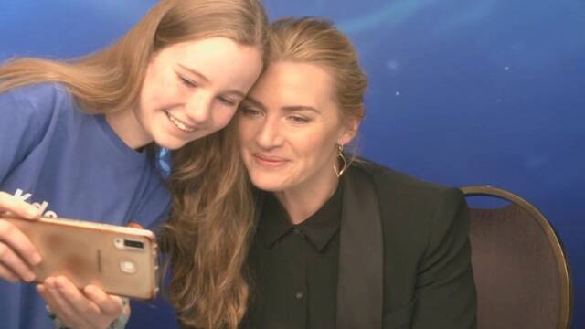 Kate Winslet ayuda a una joven periodista en su primera entrevista y se hace viral