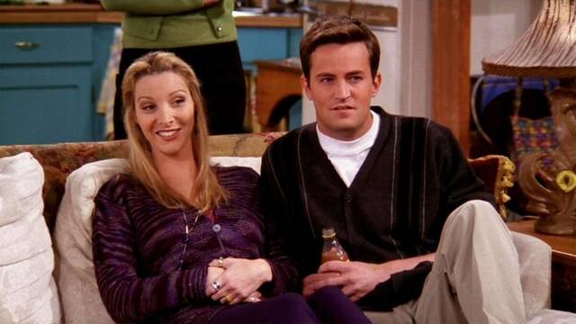 Lisa Kudrow encuentra una nota de Matthew Perry escondida en un regalo que le hizo el actor de 'Friends' hace 20 aos