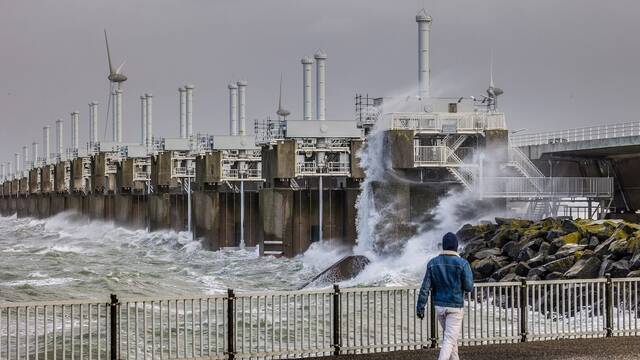 La megabarrera mar�tima de Pa�ses Bajos: un coloso que pesa 700 veces la Torre Eiffel y cambia la protecci�n costera mundial