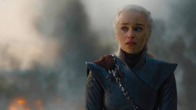 Emilia Clarke (39) dice adi�s a la fantas�a y desvela su reacci�n tras leer el final de 'Juego de Tronos': 'Sali� de la nada'