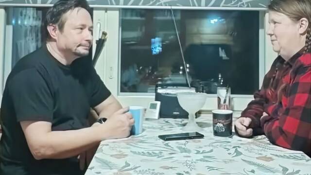 Tero Aikioniemi (56) y su mujer viven a -40 �C bajo cero en el �rtico sin calefacci�n ni agua corriente gracias a estos trucos