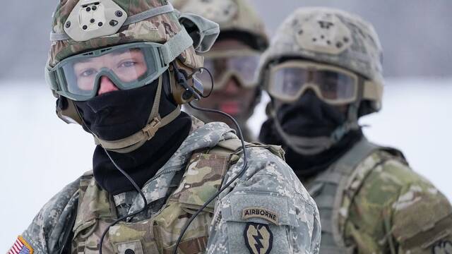 Confirmado por El Pent�gono: EE.UU moviliza a 1500 soldados en Alaska ante una posible operaci�n militar en clima fr�o