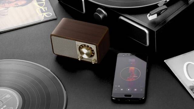 La �poca dorada de la radio vuelve con madera maciza aut�ntica, Bluetooth, entrada auxiliar y 109 euros de precio