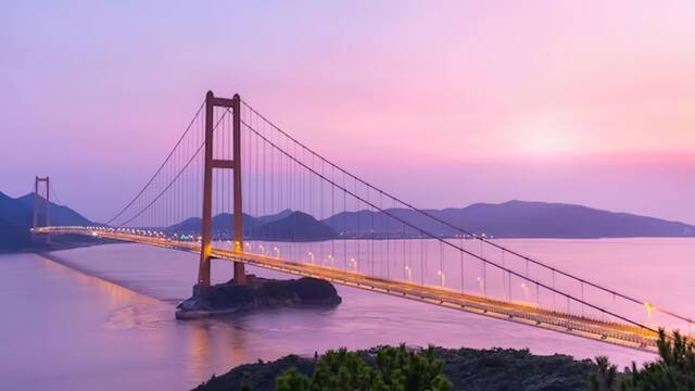 La megaconstrucci�n china que desaf�a al oc�ano: 294 metros, una altura de m�s de 100 pisos y un objetivo estrat�gico global