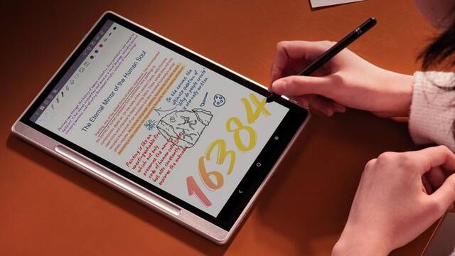 La tablet de 439 euros con tres pantallas diferentes en una que reemplaza todos tus cuadernos de papel y aguanta una semana