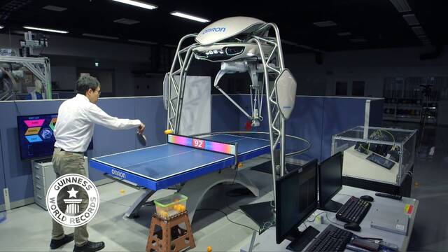 Este robot para aprender a jugar al ping pong es la cosa definitiva