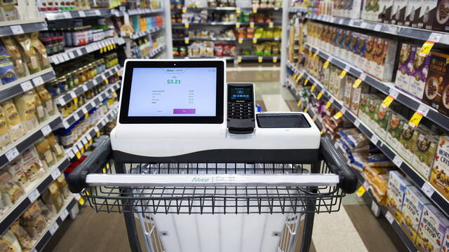 As sern los carritos de la compra a partir de 2025: con pantalla digital, NFC y hasta un TPV para pagar