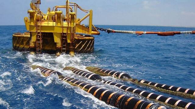 Meta est construyendo un cable submarino que conecte Santander con Carolina del Sur y va a ser vital para Europa