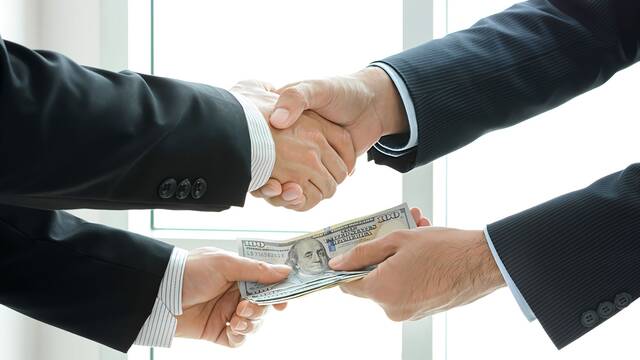 Un hombre chileno cobr 330 sueldos por error y se niega a devolverlos: as es como la justicia le ha dado la razn