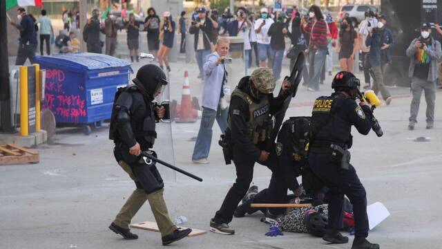 California declara el estado de emergencia por sus incontrolables redadas: 'Estn siendo blanco de las acciones federales'