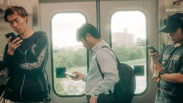 Esta ciudad japonesa es la primera en poner lmite al uso del mvil: 2 horas al da para proteger el sueo