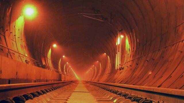 El megat�nel ferroviario m�s grande de Espa�a: 1000 millones y 28 kil�metros bajo tierra para unir Madrid y el norte del pa�s