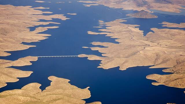 La megapresa de escala continental que domina Espa�a con m�s 3200 millones de metros c�bicos de agua y 70 metros de altura