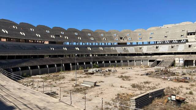 Valencia retoma la construccin de un megastadio rcord: un sobre coste de 20 millones de euros y una parn de 16 aos