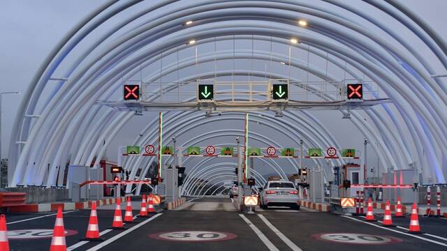 El colosal t�nel submarino de 5 km de largo y m�s de 100 metros de profundidad que une dos continentes separados por el mar