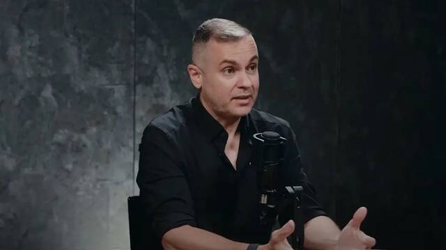 Adrin Daz, emprendedor espaol: 'Los jvenes huyen de Espaa porque no hay futuro, China crece al 4%'