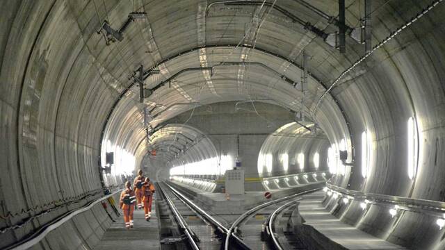 El megatnel ferroviario ms largo del mundo: 57 km bajo los Alpes suizos y 12.000 millones para revolucionar el transporte