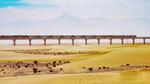El 'Milagro del Desierto': el megatren de 7000 millones de euros que cruza 1500 kil�metros de Arabia Saud� con sello espa�ol