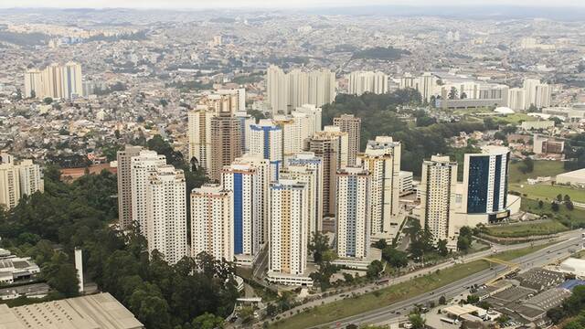 El colosal 'hormiguero humano' de cemento y hierro: 13.416 habitantes por kilmetro cuadrado con carreteras y torres infinitas