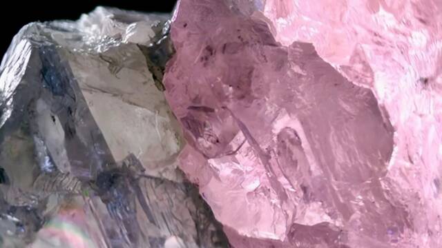 El diamante gigante con 'dos almas': mineros extraen una gema bicolor de 24,3 mm y 2 quilates, �nica en el planeta