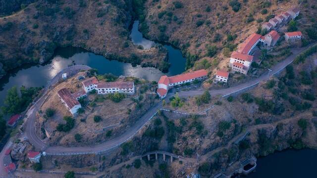 Un estadounidense compra un pueblo de Zamora por 310.000 euros y planea invertir hasta 7 millones: 'El para�so est� en Espa�a'