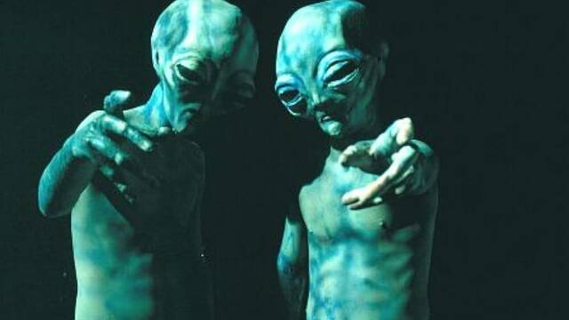 Un grupo de cientficos en el centro del huracn tras publicar el supuesto hallazgo de 'ADN extraterrestre' en humanos