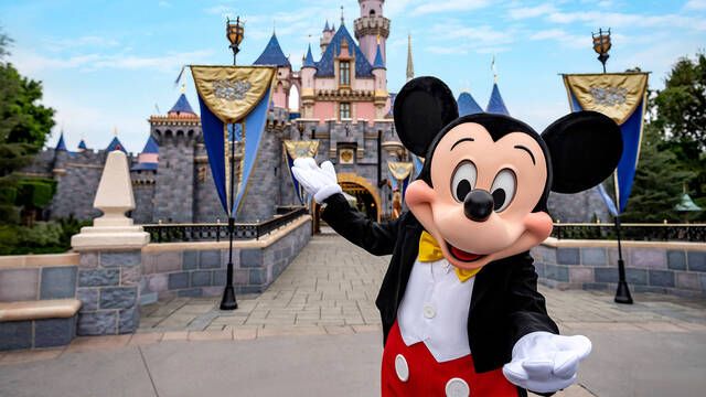 Disney se queja de que Disneyland California permanezca cerrado hasta 2021