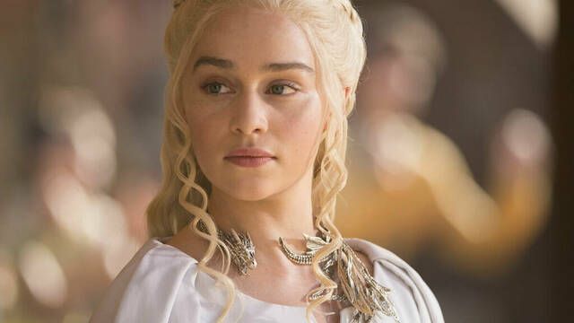 Juego de Tronos: Emilia Clarke improvis� uno de sus discursos en alto valyrio
