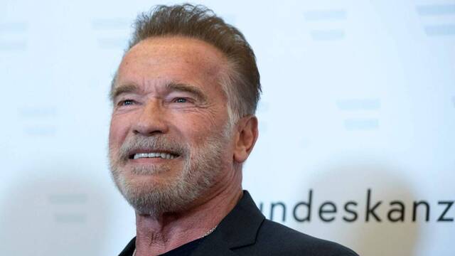 Arnold Schwarzenegger se recupera de su ciruga cardiaca montando en bici