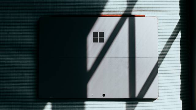 Un bug en Windows 11 'carga' tu porttil ms all del 100 %
