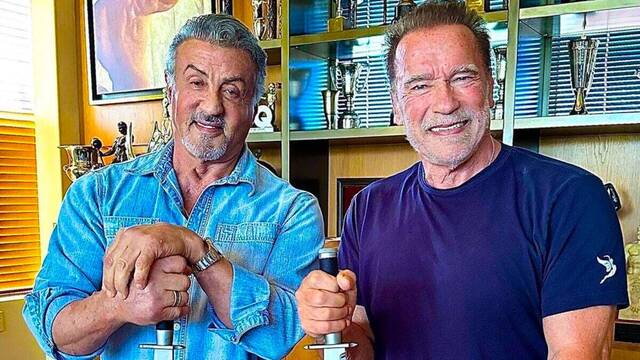 Schwarzenegger engañó a Stallone para que hiciera una de sus peores películas