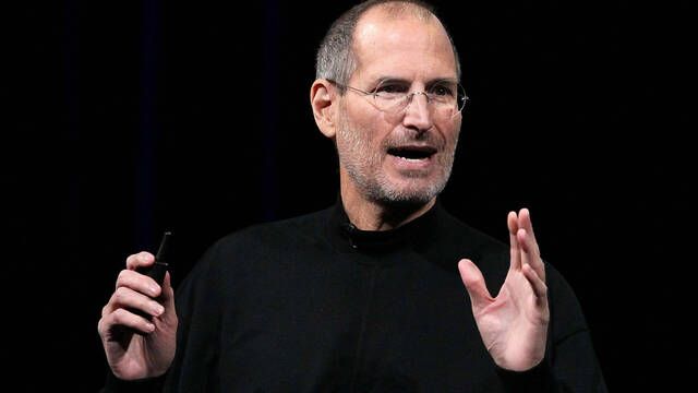 Se subastan unas sandalias de Steve Jobs a un precio de locos