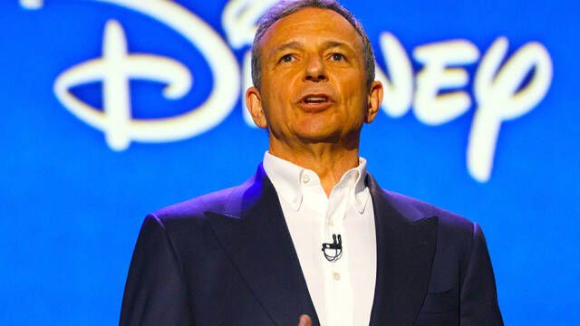 Disney ficha de nuevo a Bob Iger para dirigir a la empresa en plena crisis