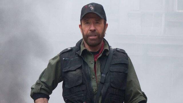 Chuck Norris vuelve al cine una dcada despus de retirarse y lo har para detener una invasin extraterrestre