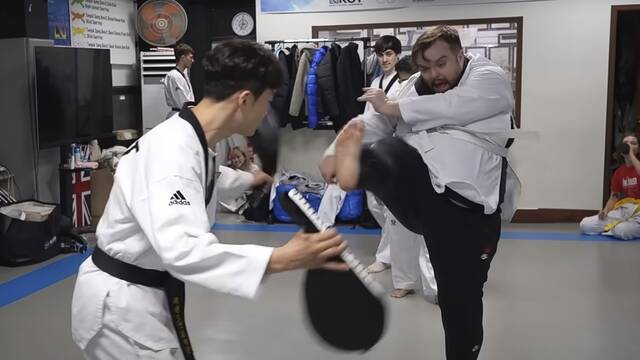 El vdeo de las primeras clases de taekwondo de Ibai en Corea demuestra que no se le da tan mal