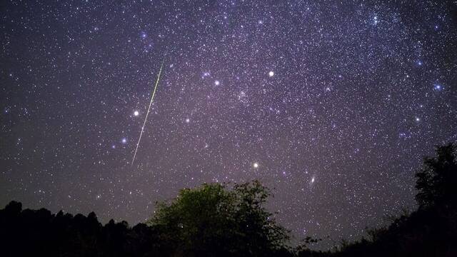 A�n se puede ver la lluvia de Estrellas Ta�ridas Sur desde Espa�a: �Hacia d�nde mirar y a qu� hora?