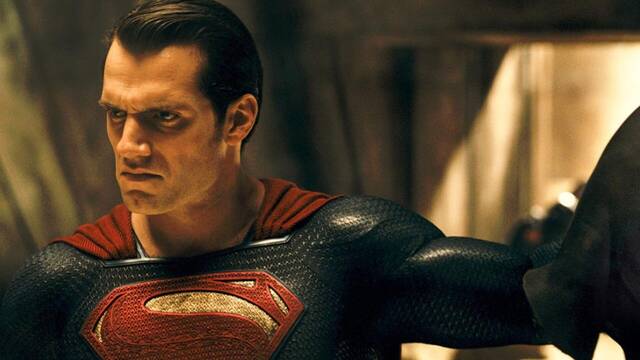 El traje de Superman de Henry Cavill est destrozado: Un actor lo rompi para la pelcula de James Gunn y DC 'por accidente'