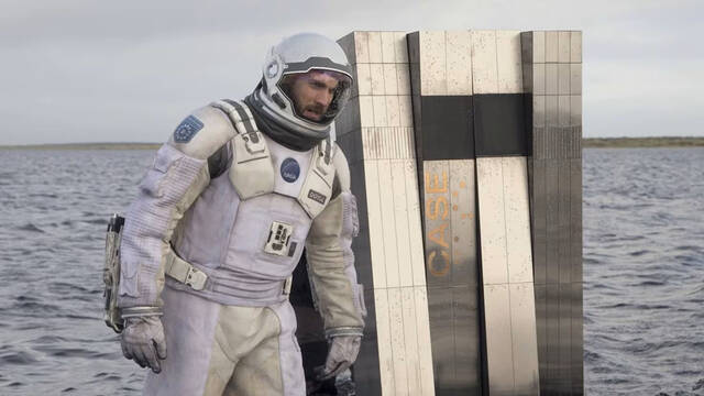 Un fan de 'Interstellar' de Christopher Nolan crea un robot TARS en miniatura que se mueve solo y habla gracias a ChatGPT