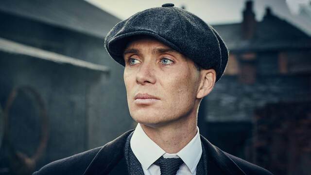 Las nuevas imgenes de la pelcula de 'Peaky Blinders' de Netflix muestran a Cillian Murphy auxiliado por Rebecca Ferguson