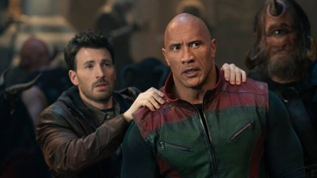 Dwayne Johnson no levanta cabeza y su nueva pelcula de accin con Chris Evans se hunde con muy malas crticas