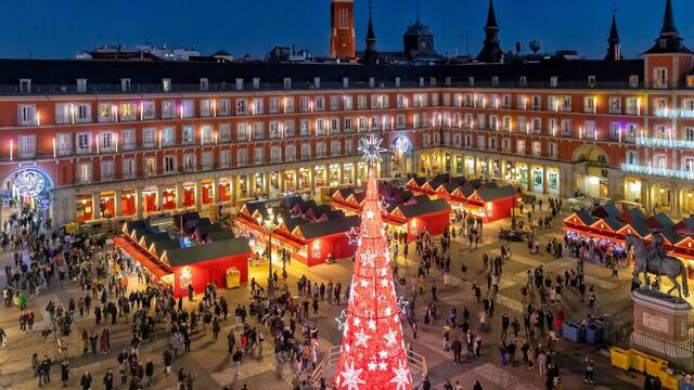 Madrid abre el Mercadillo de Navidad m�s grande del mundo: 7000 metros cuadrados, 4 horas de recorrido y m�s de 20 atracciones
