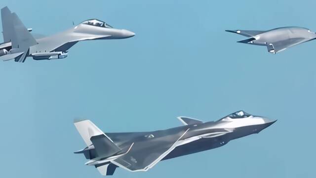 El caza de combate ms peligroso de la historia: China muestra el J-20 controlando drones GJ11 con autonoma de 1500 kilmetros