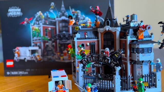 Si amas el universo de Batman, estas 2953 piezas y 16 minifiguras te interesan: el nuevo Arkham Asylum de LEGO es espectacular