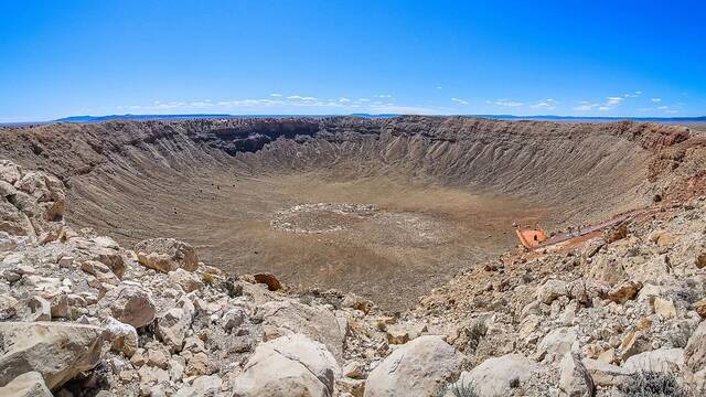 Cient�ficos descubren en China el mayor cr�ter 'moderno' de la Tierra: '1.000 metros de di�metro y 11.000 a�os de antig�edad'