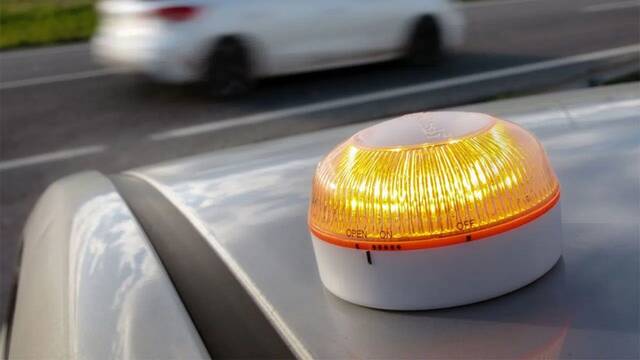 La baliza V-16 puede espiarnos? La DGT aclara cmo funciona realmente el sistema de localizacin en Espaa