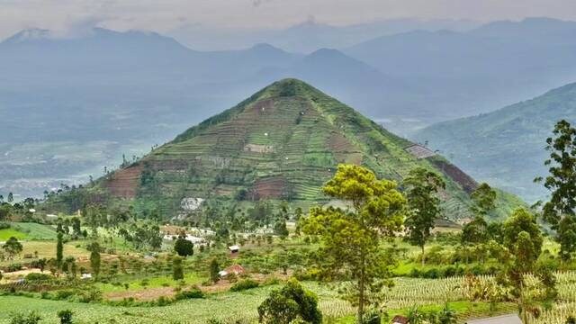 Ni M�xico ni Egipto: la pir�mide m�s antigua del mundo tiene m�s de 16.000 a�os y se alza a 885 metros sobre el nivel del mar